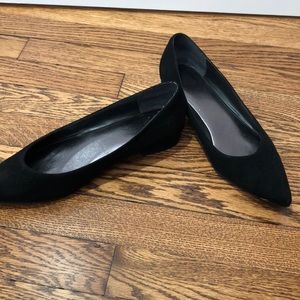 Bleecker & Bond Women’s flats with kitten heel